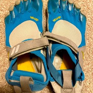 Vibram Five Fingers Shoes Size 40